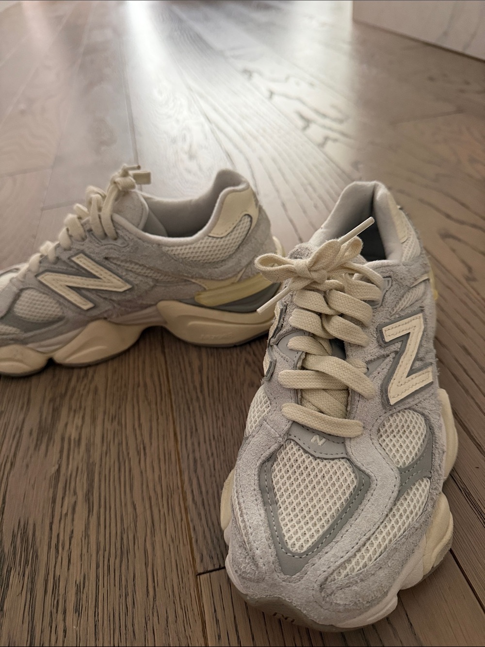 New Balance Women's Gray and Cream Chunky Sneaker - Picture 2 of 2